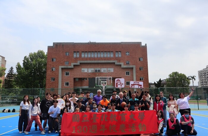 全體人員於球場大合照