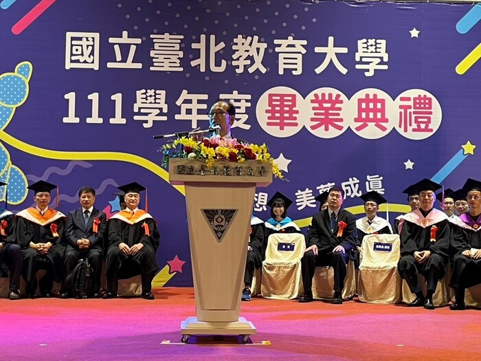 國立臺北教育大學傑出校友、易帆特國際企業顧問股份有限公司董事長，同時也是該校現任校友總會理事長蔡松棋蒞校期勉同學