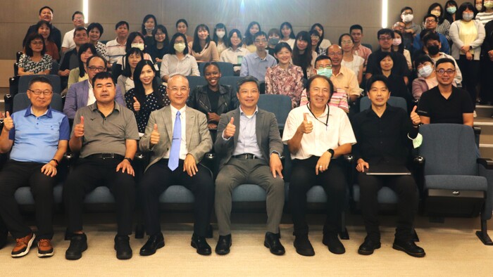 專題演講現場活動所有參加者大合影